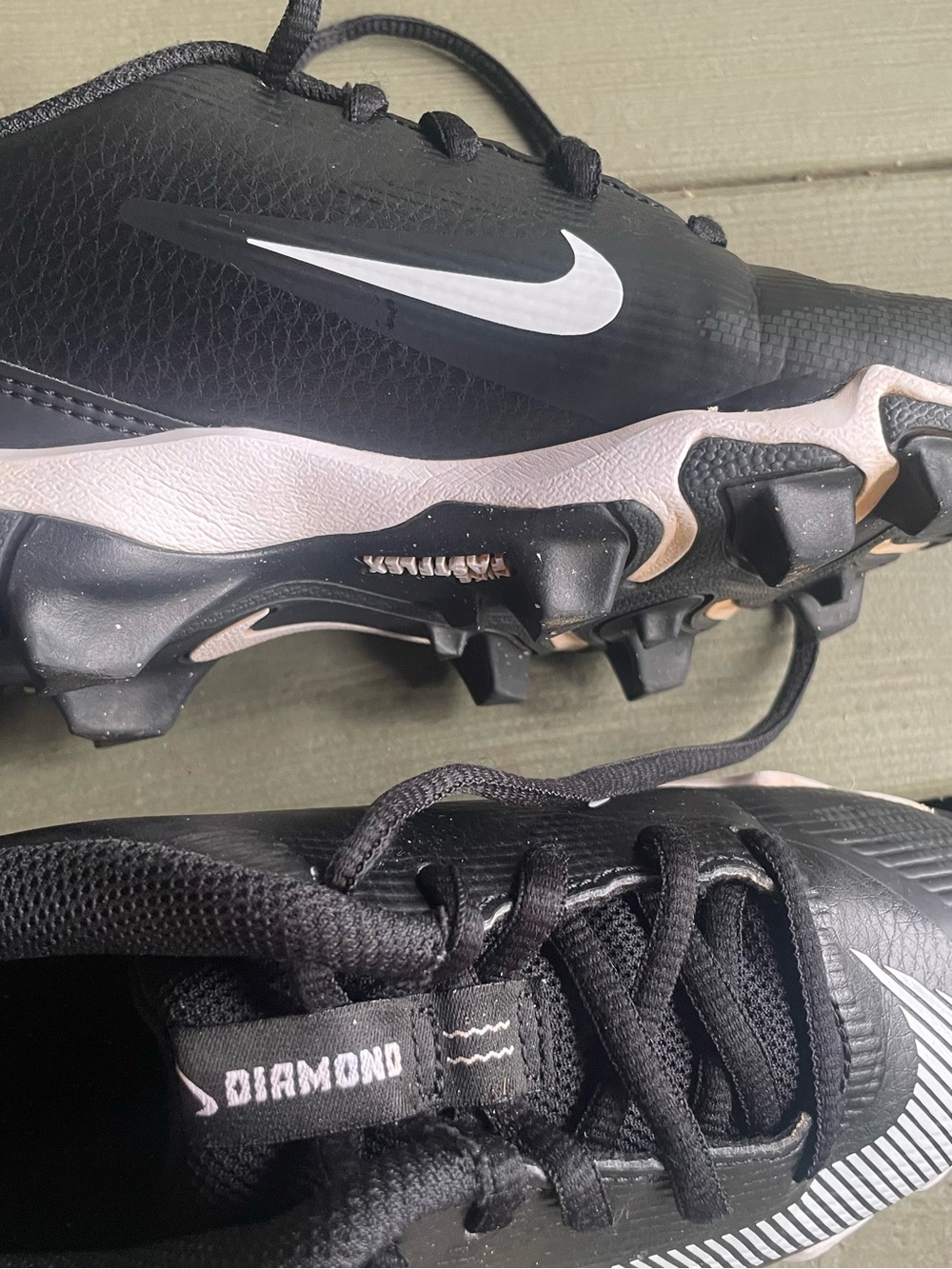 Nike Kids Black and White Diamond Baseball Cleats 1Y